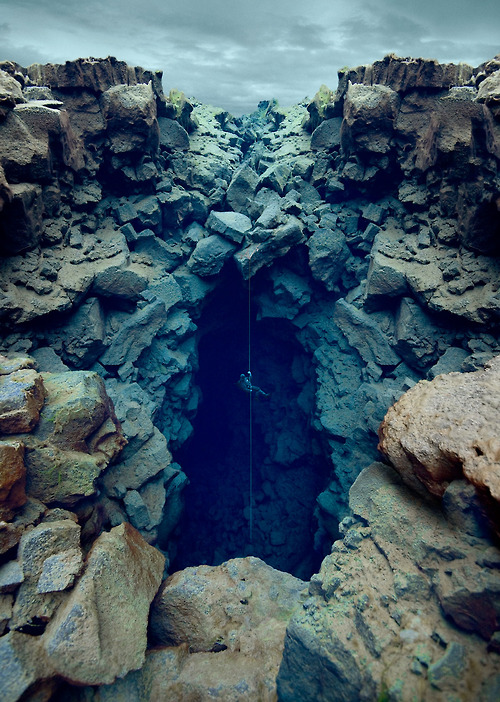 Jagged Chasm Landscape Craggy Depths