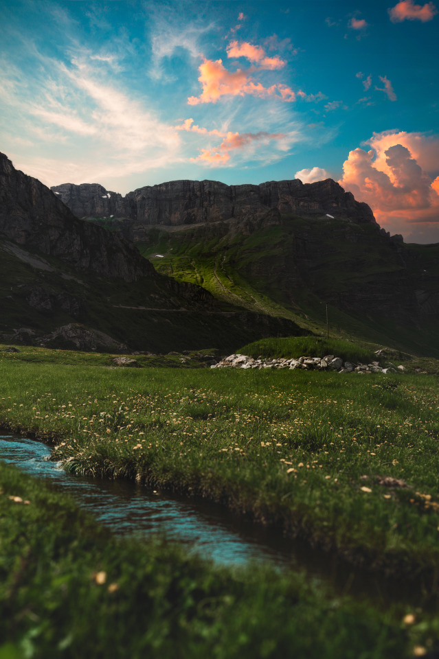 Mountain Valley Landscape Scenic Hike