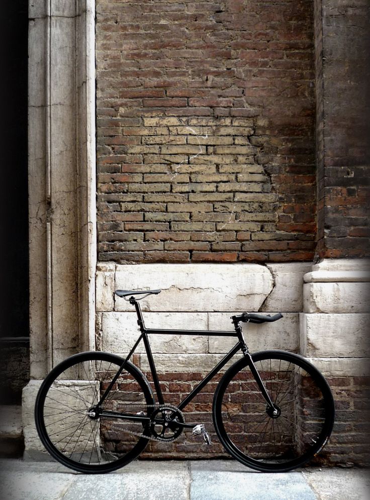 Vintage Bicycle Brick Alleyway Landscape