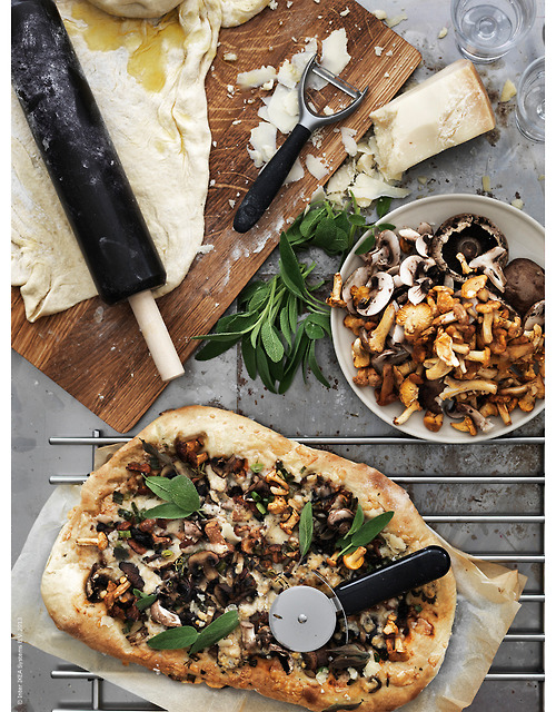 Homemade Mushroom Arugula Pizza Dish