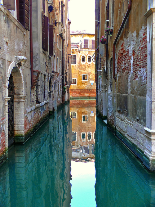 Serene Canal Scenes Of Venice Landscape
