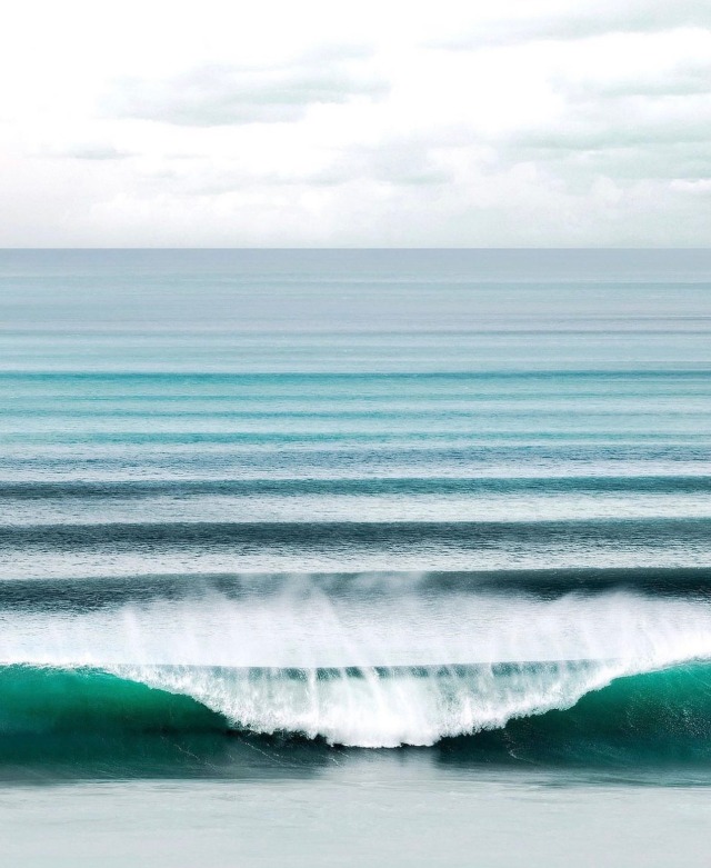 Ocean Waves Turquoise Water Cloudy Sky