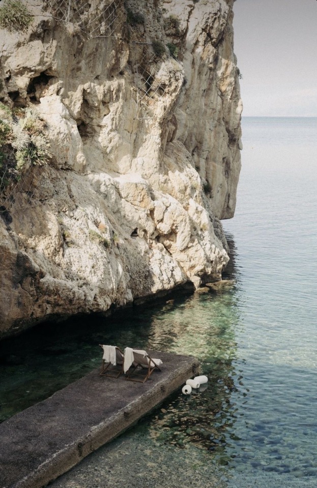 Rocky Cliff Beach Ocean Shore Serenity