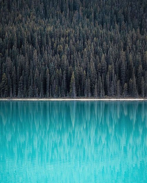 Tranquil Glacial Lake Landscape Photography