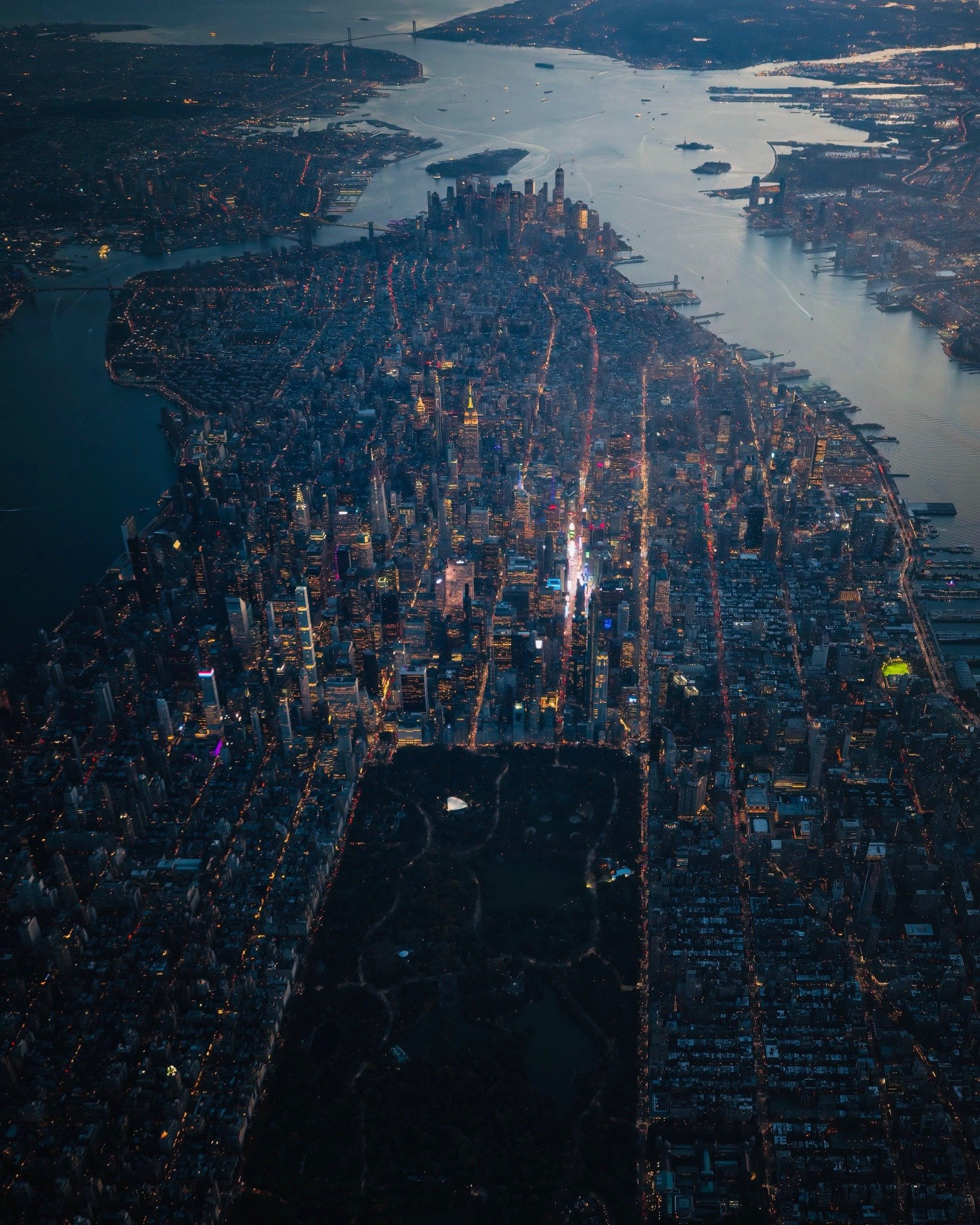 Aerial View Manhattan Island Rivers Bridges Twilight City Lights