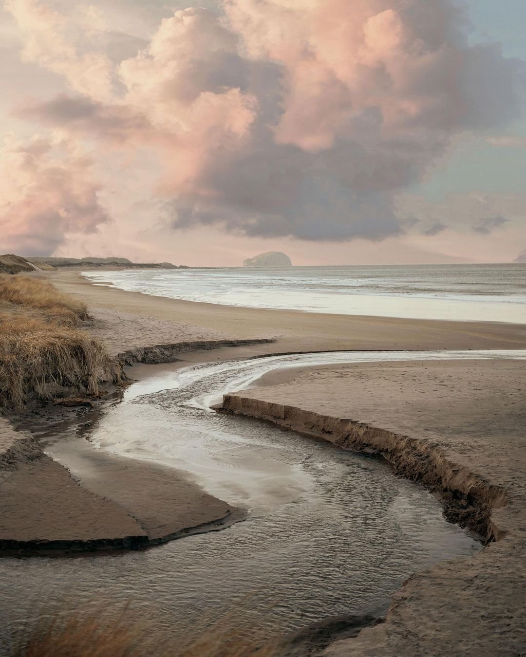 Sandy Beach Stream Pink Clouds Ocean Island Horizon