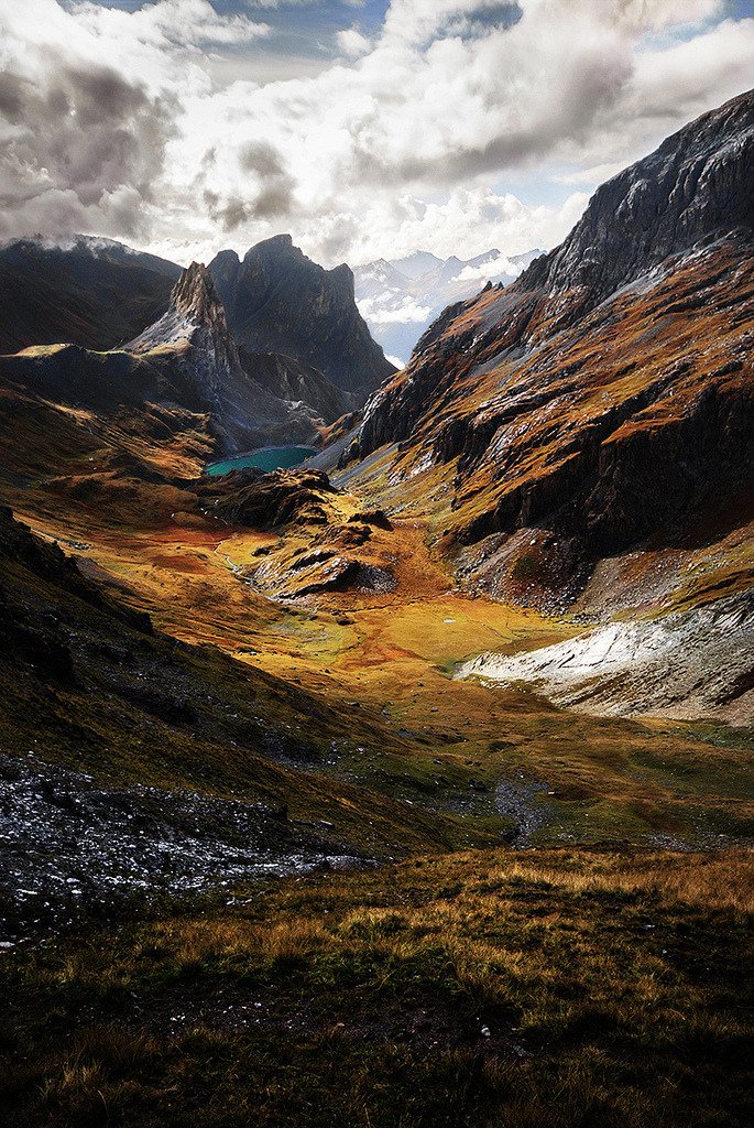 Alpine Valley Golden Grass Turquoise Lake Rocky Mountains